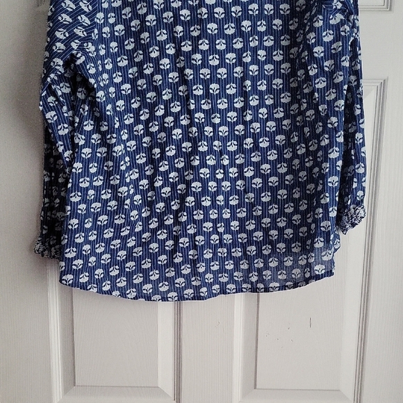 Sevya Handmade Women's Blouse - Picture 7 of 11